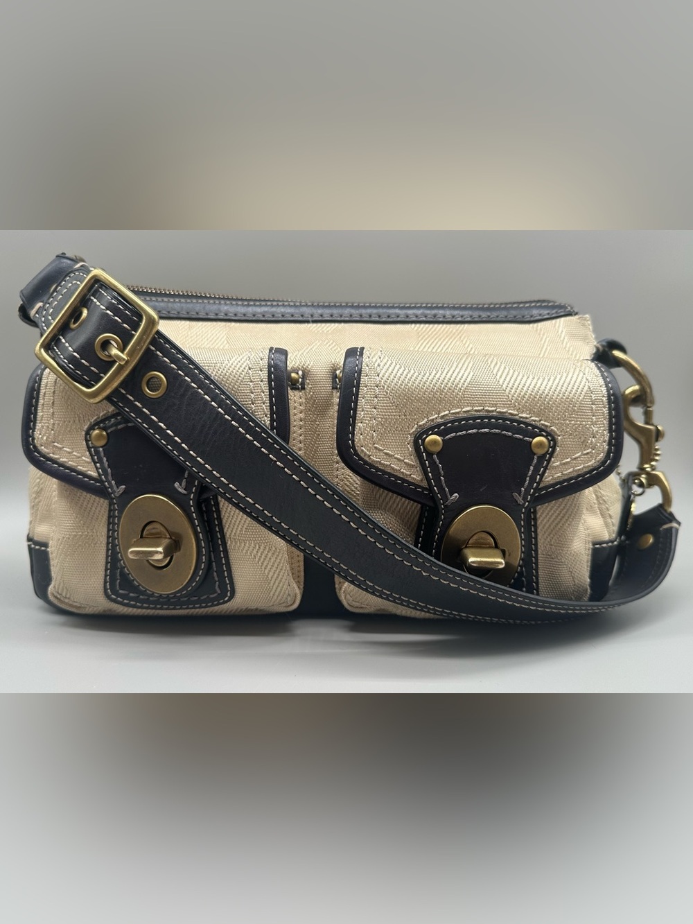 Coach Legacy Beige & Navy Double Turnlock Y2K